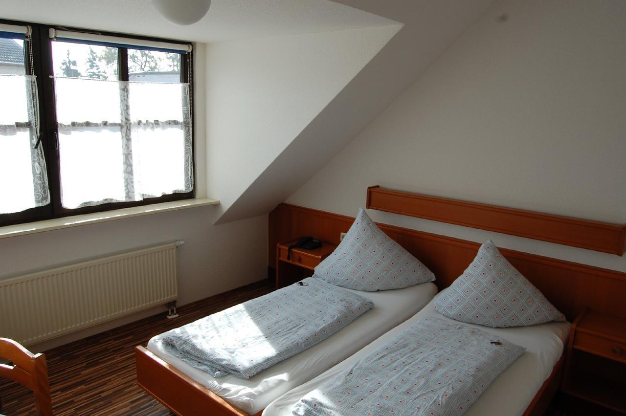 Hausener Dorfkrug Otel Frankfurt am Main Dış mekan fotoğraf