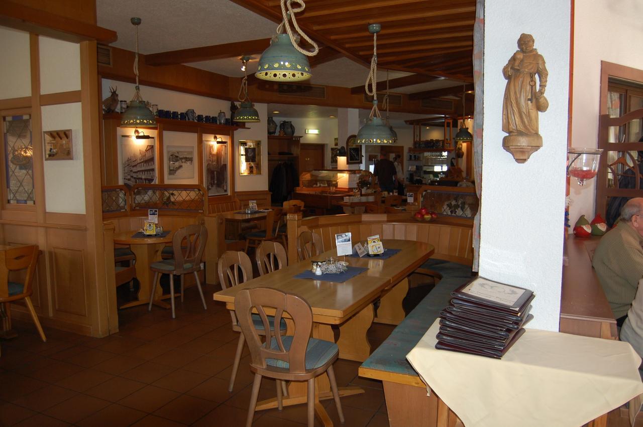 Hausener Dorfkrug Otel Frankfurt am Main Dış mekan fotoğraf