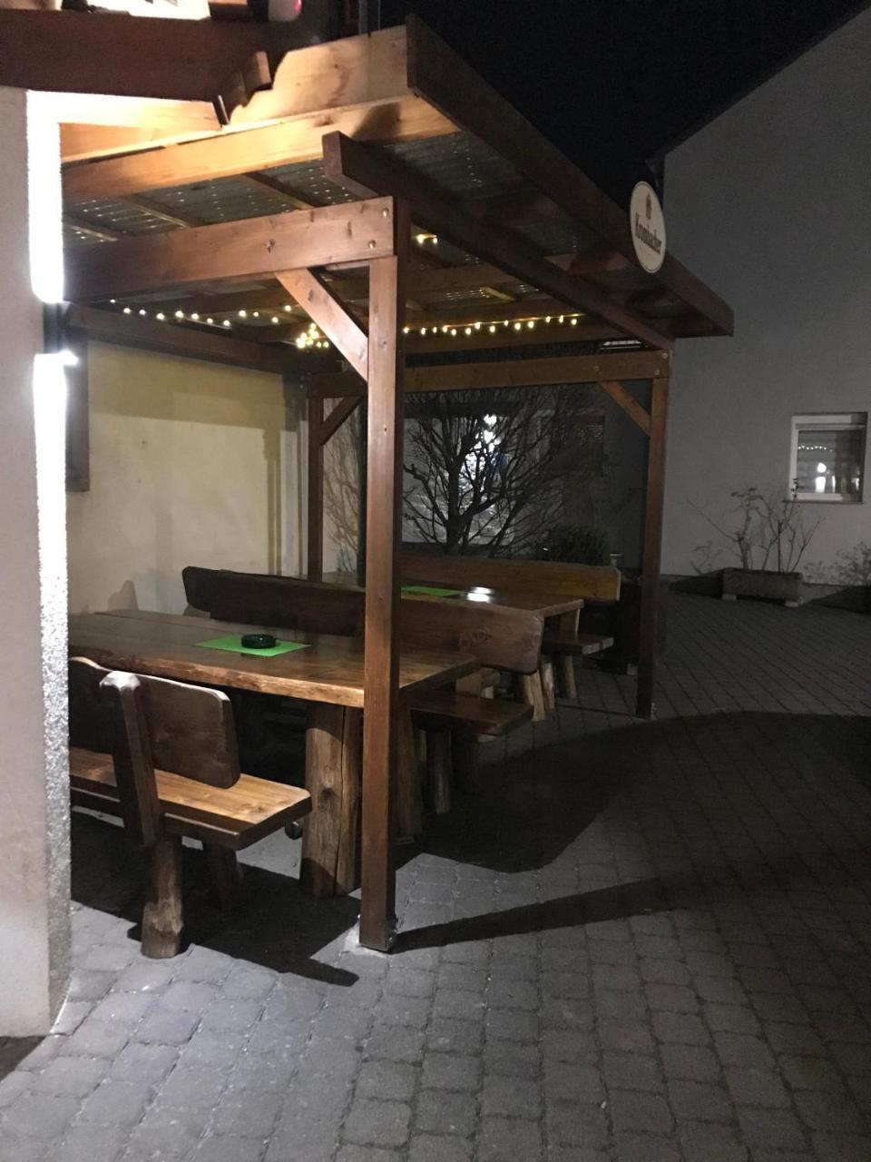 Hausener Dorfkrug Otel Frankfurt am Main Dış mekan fotoğraf